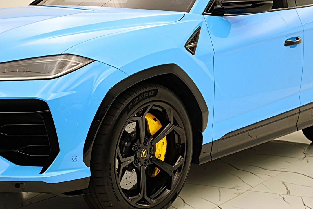 2025 Lamborghini Urus SE - Image 3 of 31