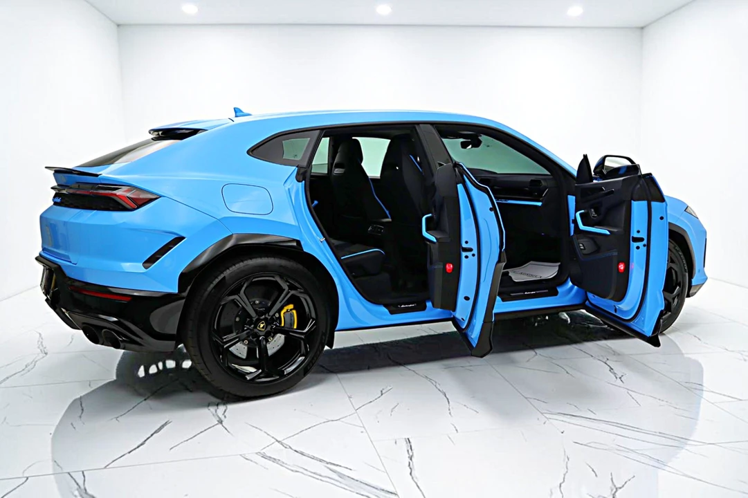 2025 Lamborghini Urus SE - Image 18 of 31
