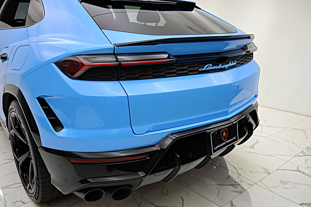 2025 Lamborghini Urus SE - Image 12 of 31