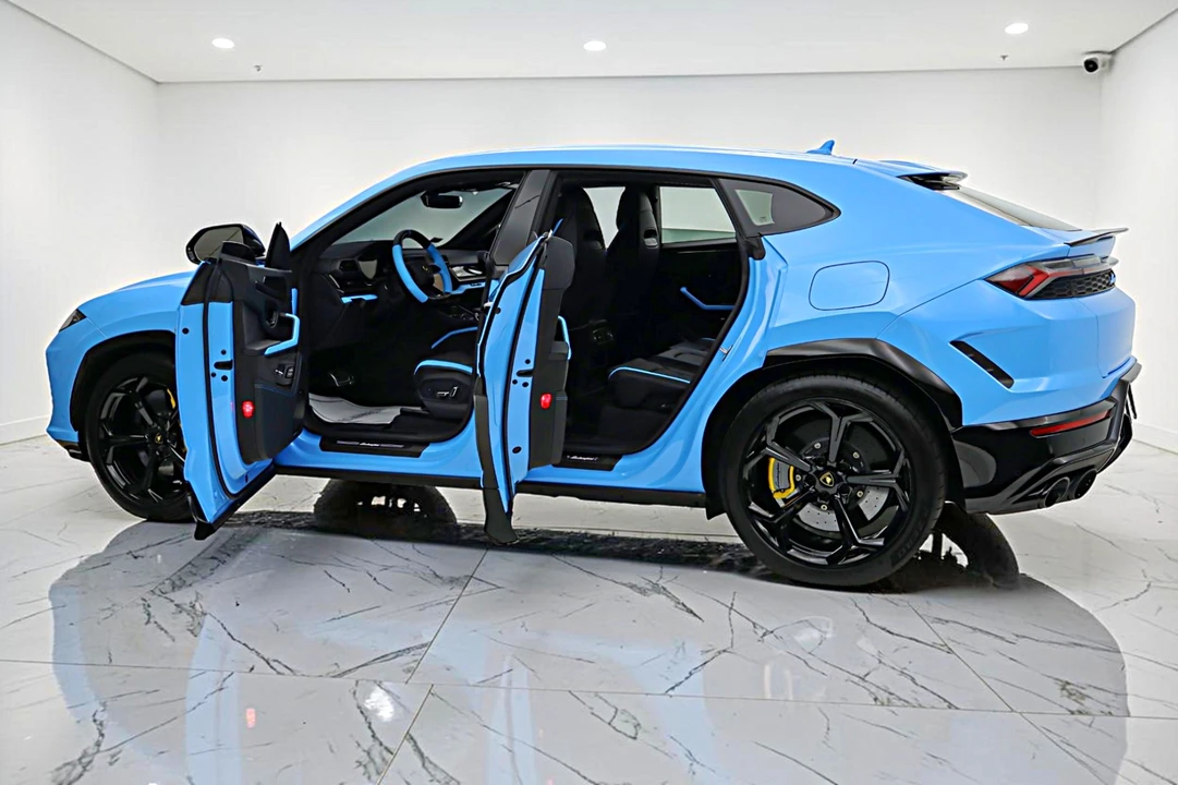 2025 Lamborghini Urus SE - Image 7 of 31
