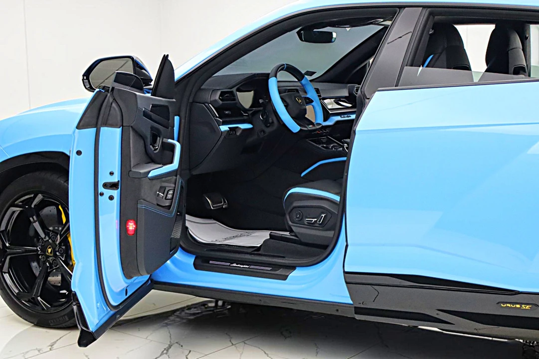 2025 Lamborghini Urus SE - Image 9 of 31