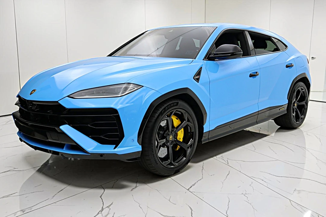 2025 Lamborghini Urus SE - Image 2 of 31