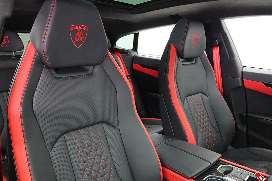 2025 Lamborghini Urus SE - Image 27 of 31