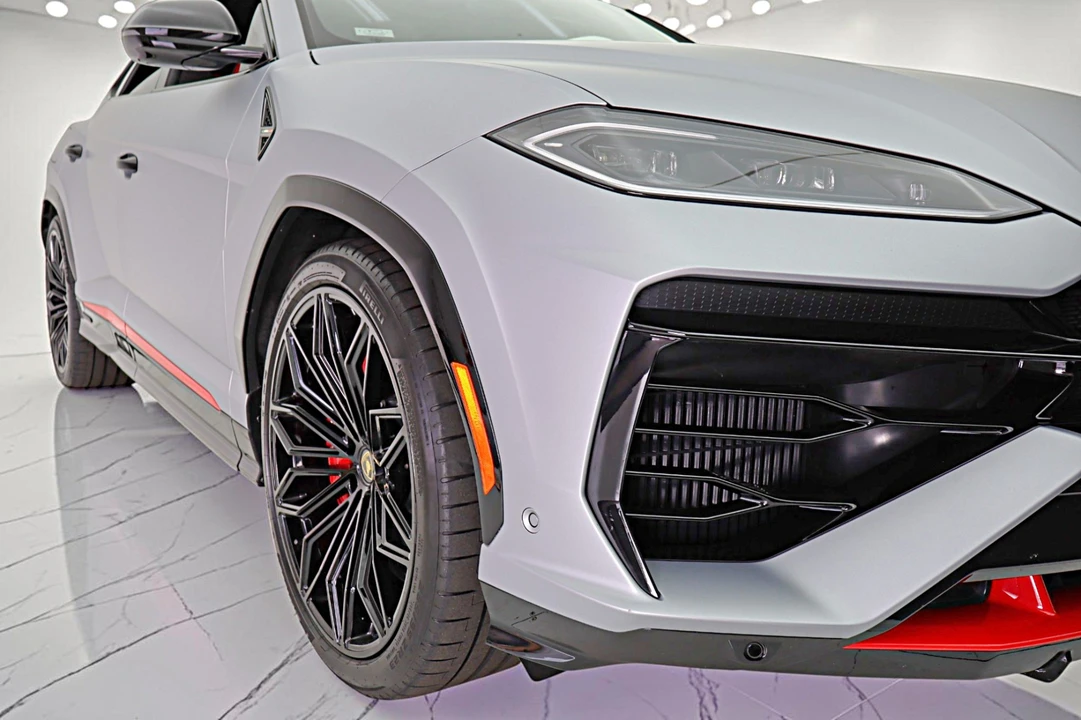 2025 Lamborghini Urus SE - Image 20 of 31