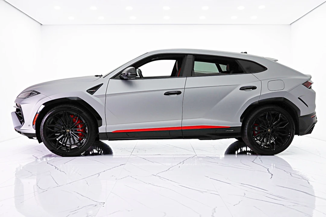 2025 Lamborghini Urus SE - Image 3 of 31