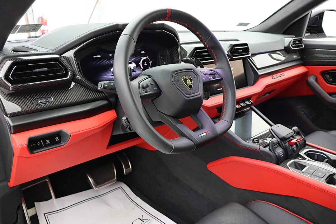 2025 Lamborghini Urus SE - Image 21 of 31