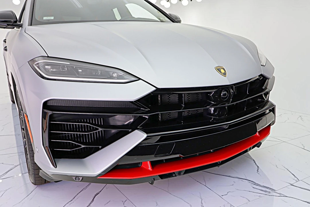 2025 Lamborghini Urus SE - Image 19 of 31