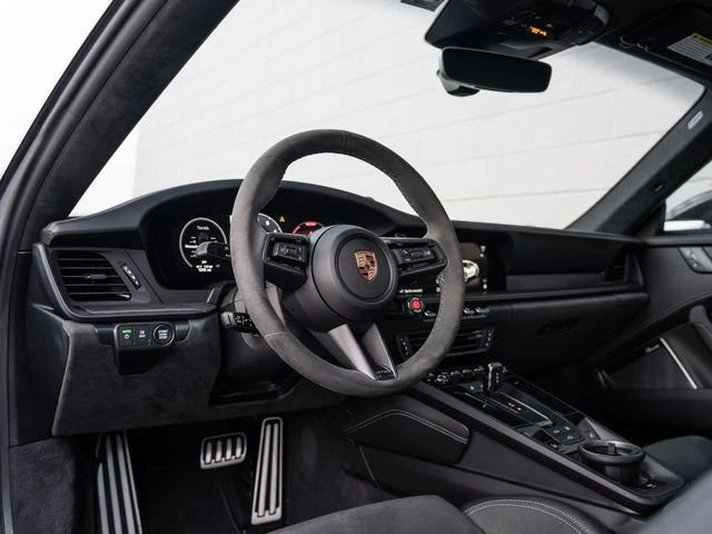 2025 Porsche 992 Carrera GTS - Image 4 of 31