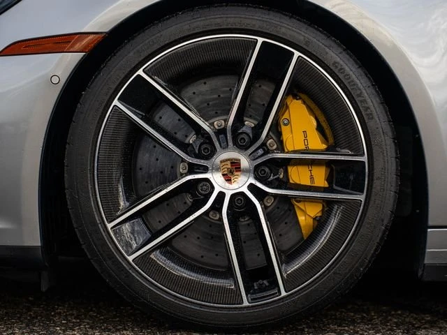 2025 Porsche 992 Carrera GTS - Image 14 of 31
