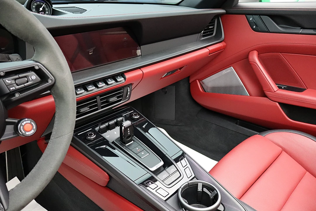 2025 Porsche 992 Carrera GTS - Image 28 of 31