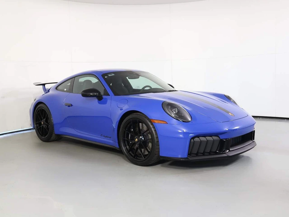 2025 Porsche 992 Carrera GTS - Image 9 of 27