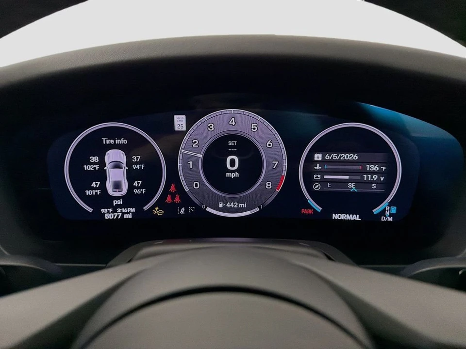 2025 Porsche 911 - Image 20 of 31