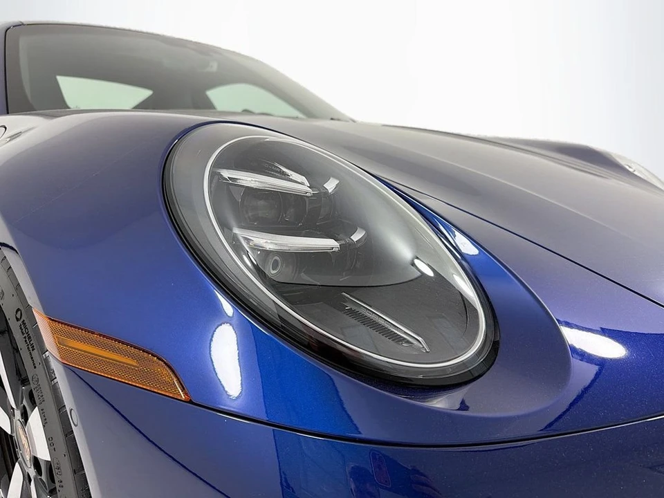 2025 Porsche 911 - Image 14 of 31