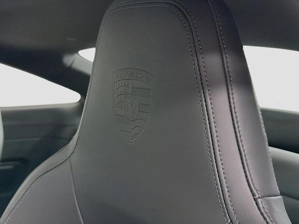 2025 Porsche 911 - Image 17 of 31