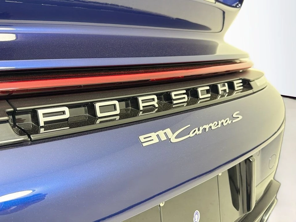2025 Porsche 911 - Image 11 of 31