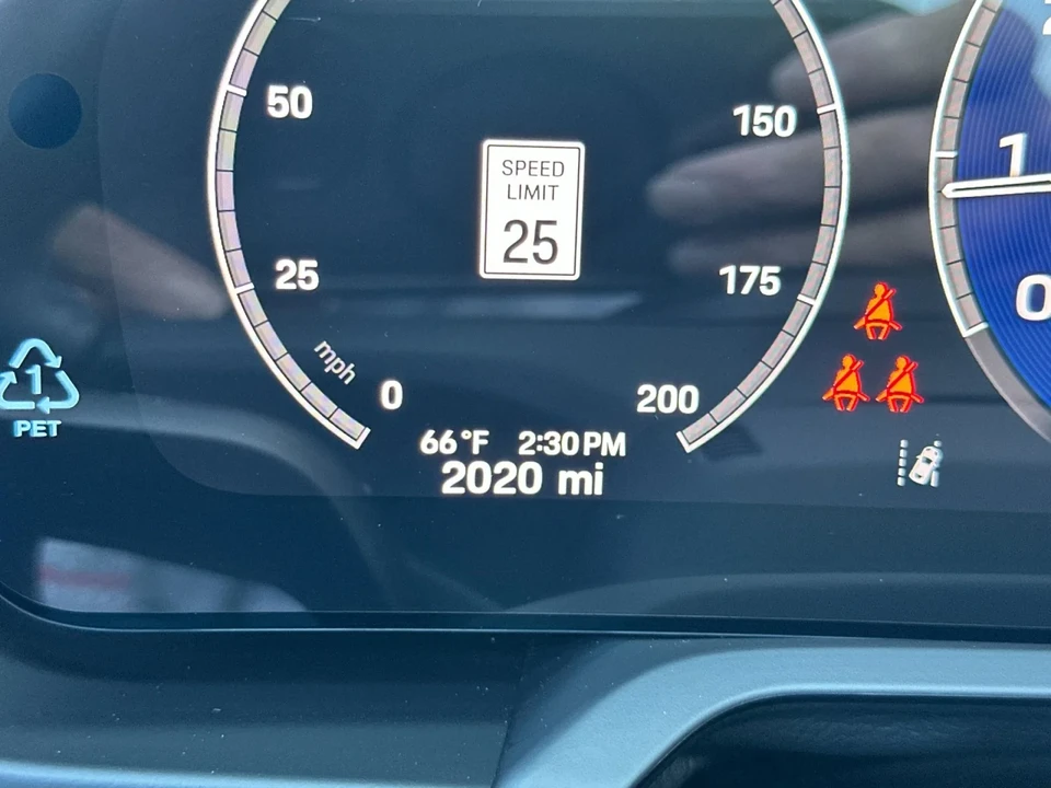 2025 Porsche 992 Carrera T - Image 25 of 28