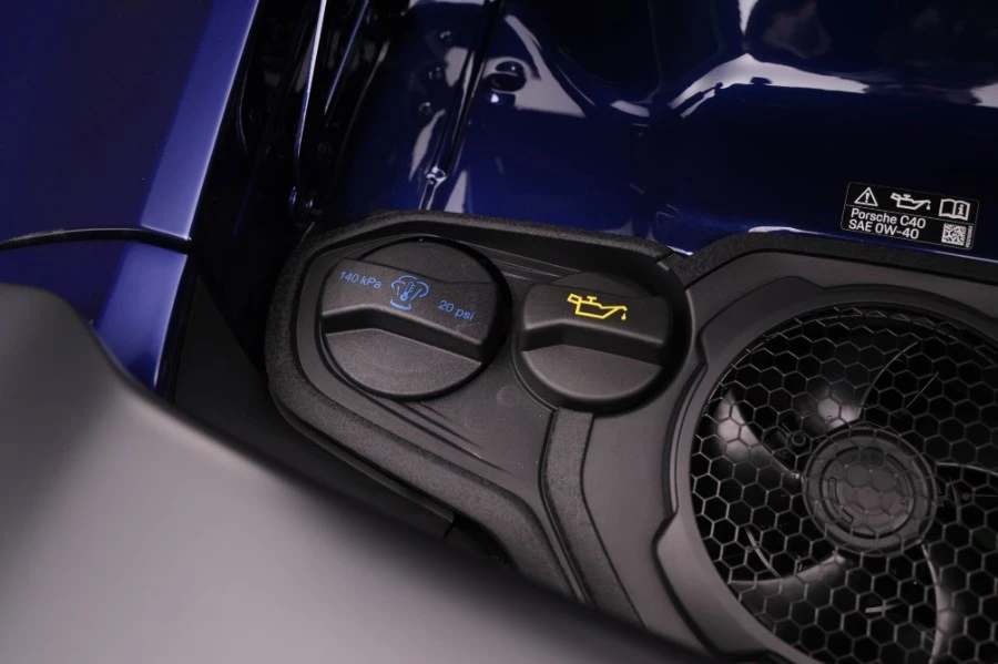 2025 Porsche 992 Turbo - Image 14 of 31