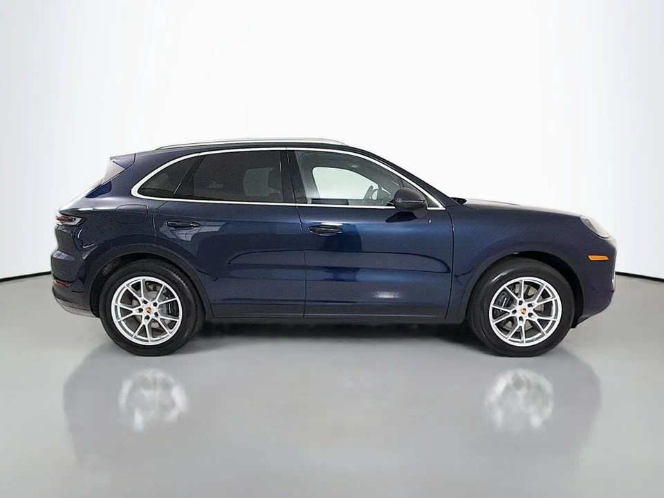 2025 Porsche Cayenne - Image 8 of 31