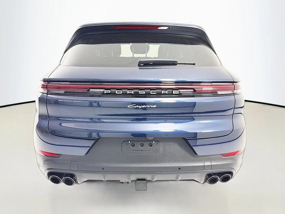 2025 Porsche Cayenne - Image 10 of 31