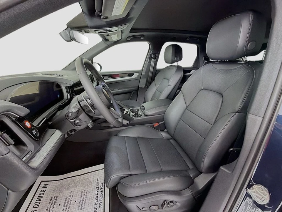 2025 Porsche Cayenne - Image 5 of 31