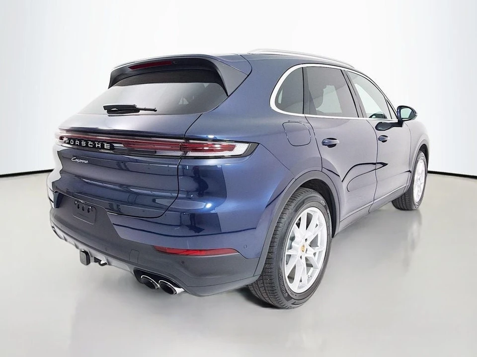 2025 Porsche Cayenne - Image 9 of 31