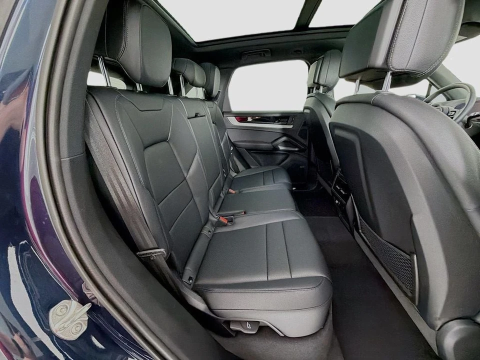 2025 Porsche Cayenne - Image 28 of 31
