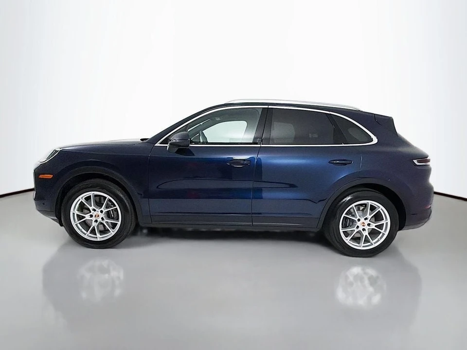 2025 Porsche Cayenne - Image 2 of 31