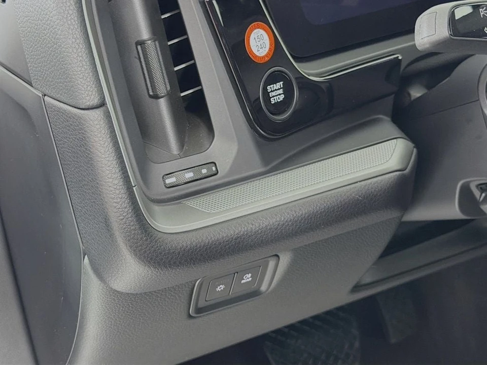 2025 Porsche Cayenne - Image 14 of 31