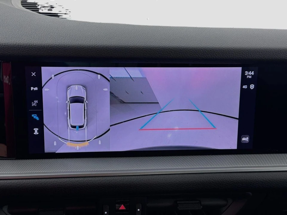 2025 Porsche Cayenne - Image 19 of 31