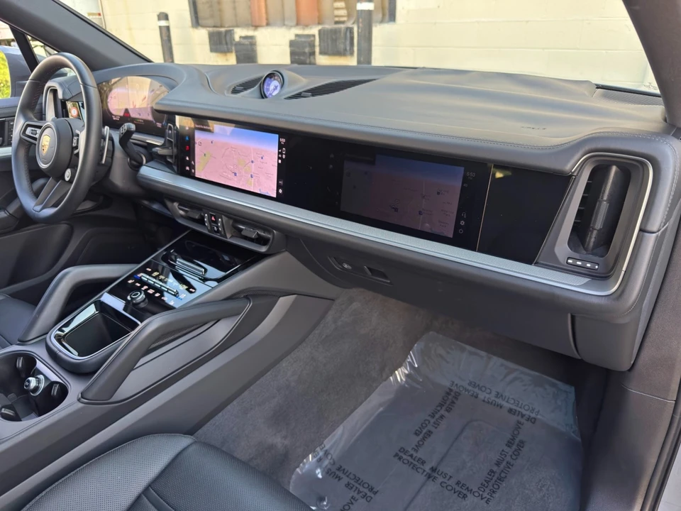 2025 Porsche 9Y0/9Y3 Cayenne - Image 15 of 31