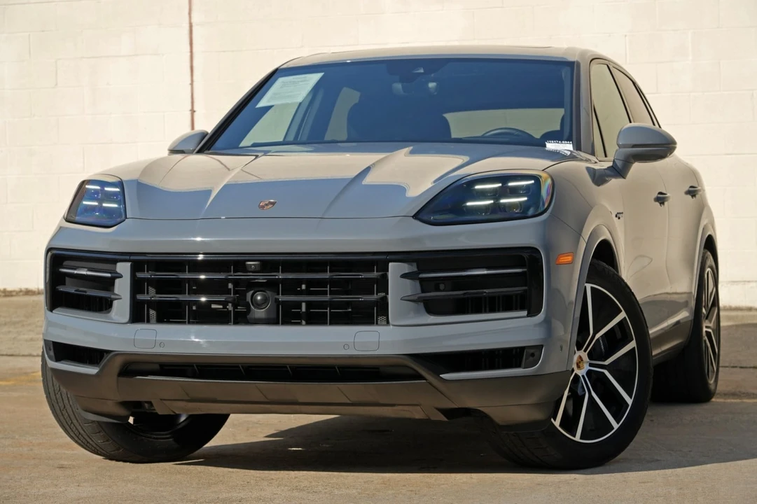 2025 Porsche 9Y0/9Y3 Cayenne - Image 3 of 31