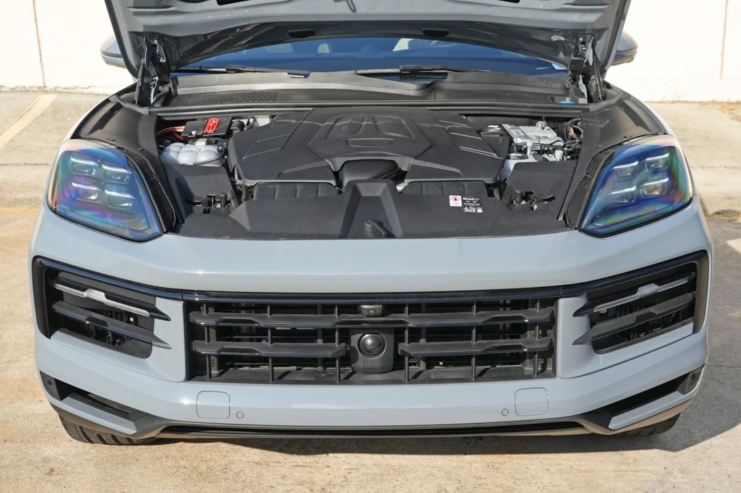 2025 Porsche 9Y0/9Y3 Cayenne - Image 8 of 31