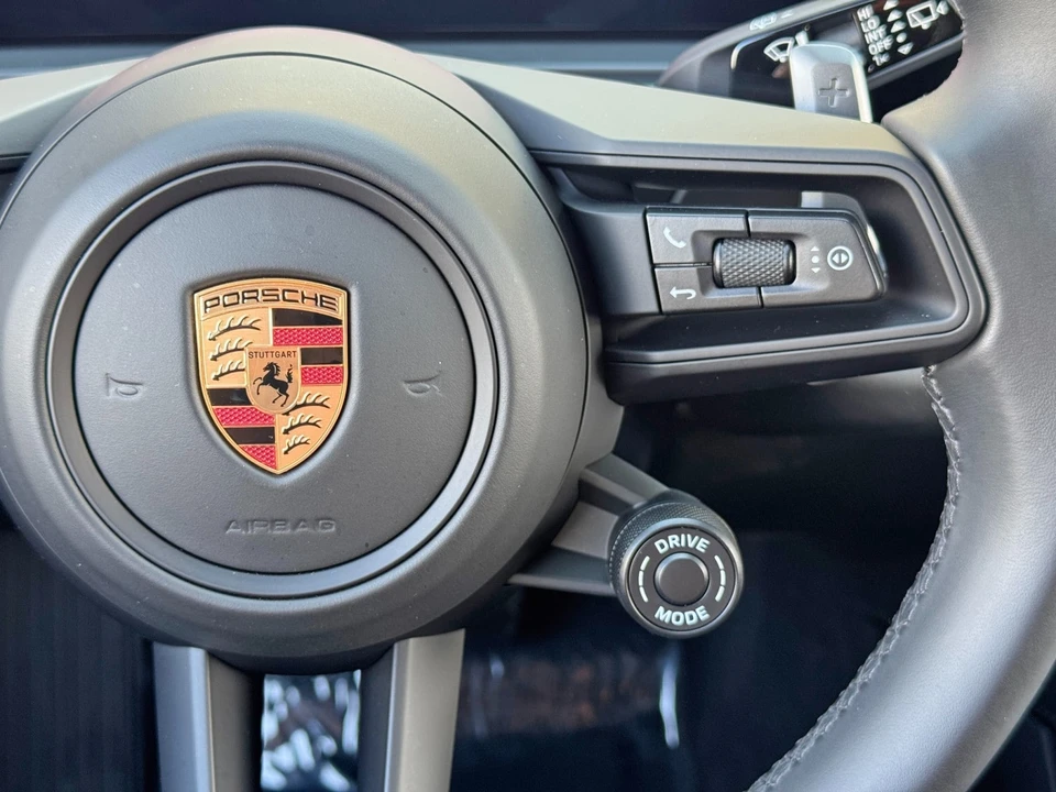 2025 Porsche 9Y0/9Y3 Cayenne - Image 24 of 31