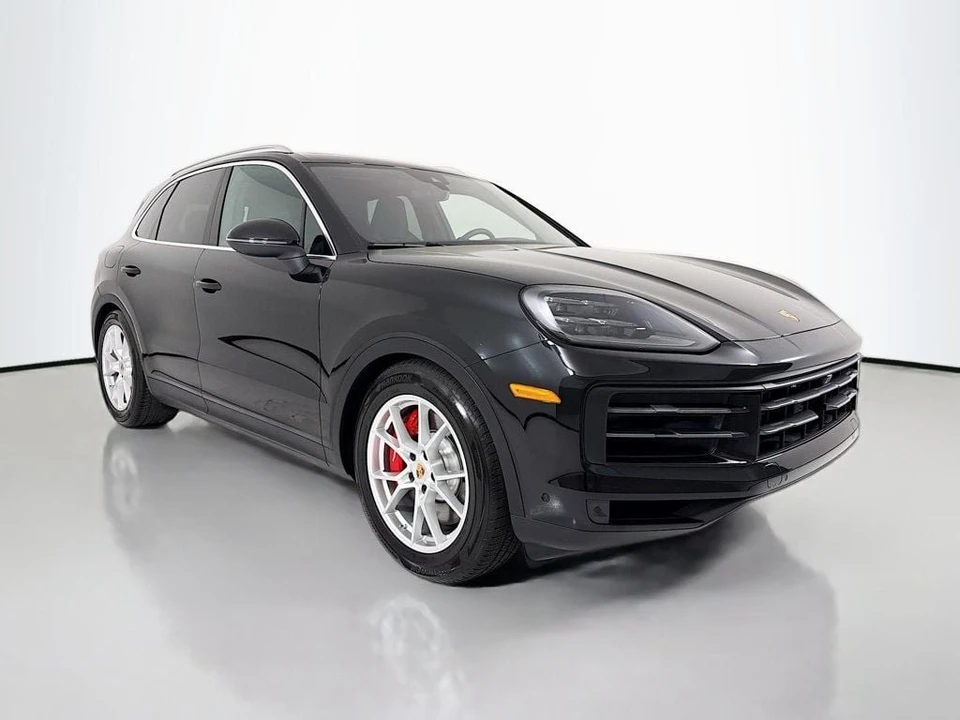 2025 Porsche Cayenne - Image 7 of 31