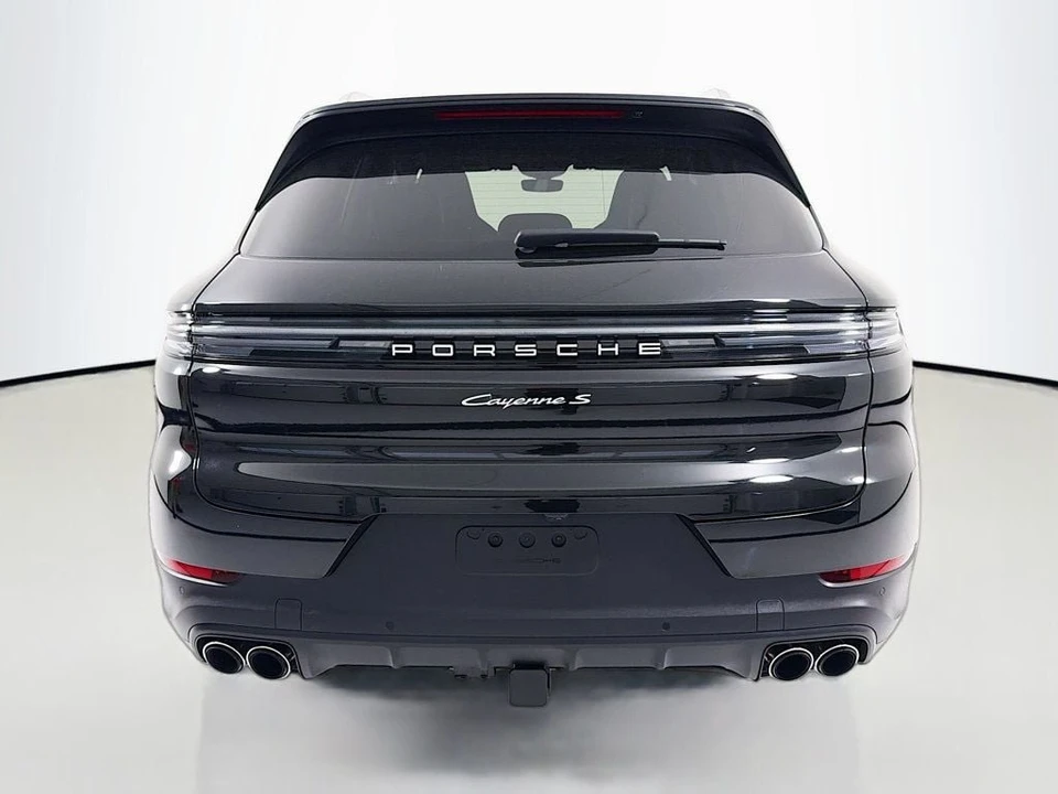 2025 Porsche Cayenne - Image 10 of 31