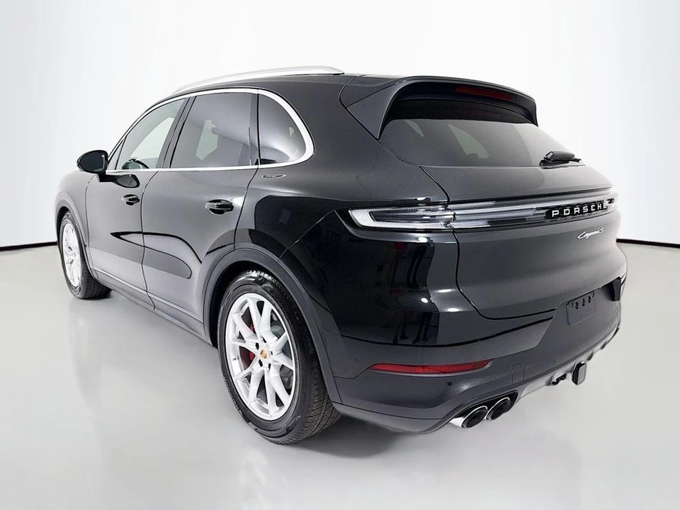 2025 Porsche Cayenne - Image 3 of 31