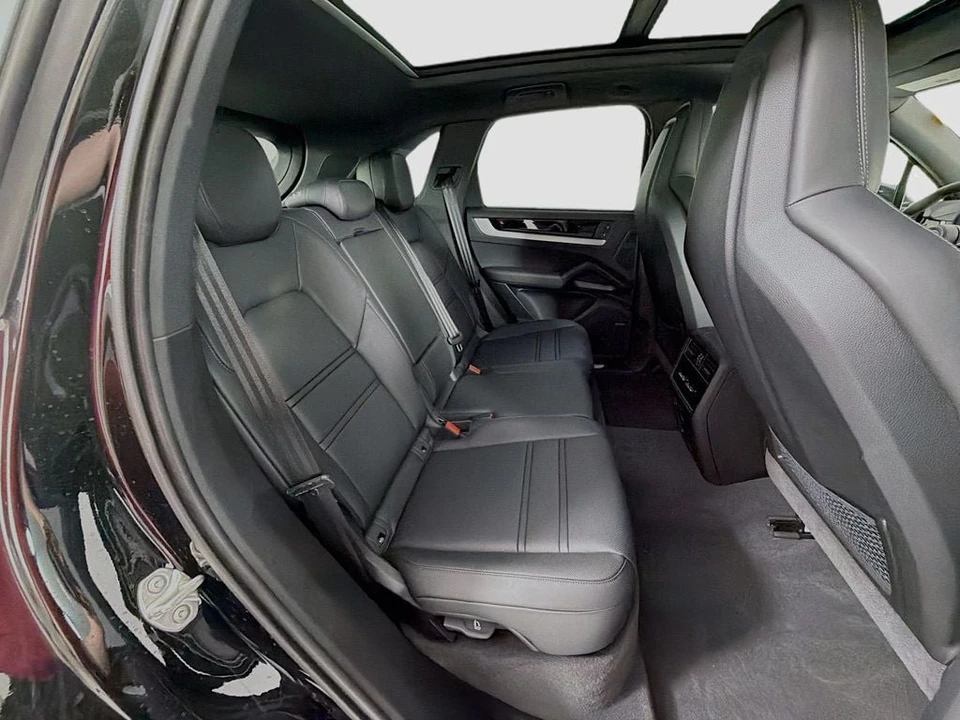 2025 Porsche Cayenne - Image 31 of 31