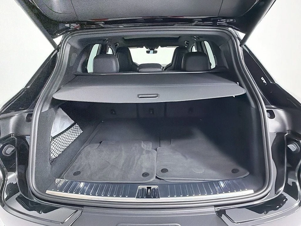 2025 Porsche Cayenne - Image 30 of 31