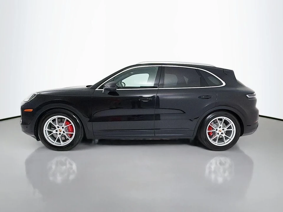 2025 Porsche Cayenne - Image 2 of 31