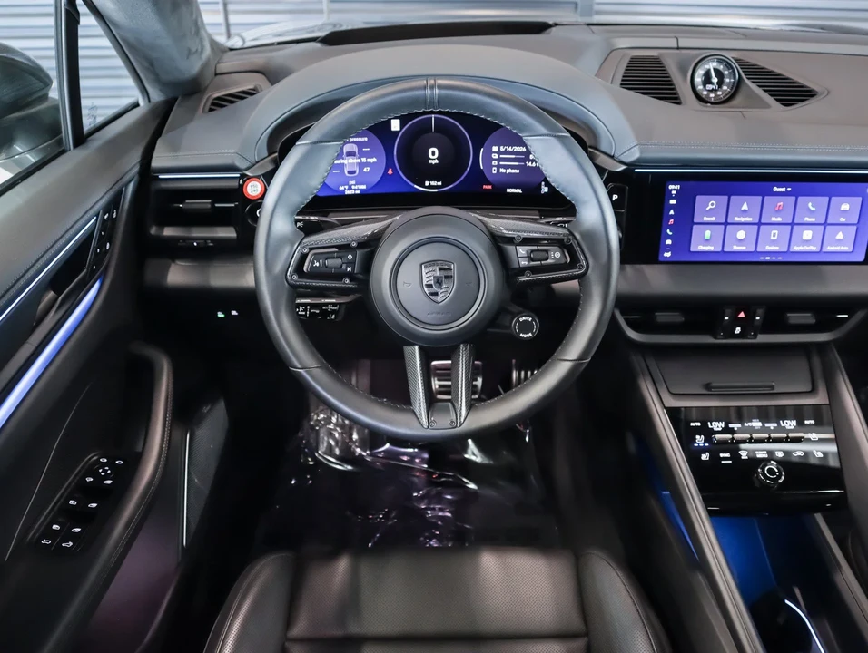 2025 Porsche Macan Electric - Image 12 of 27