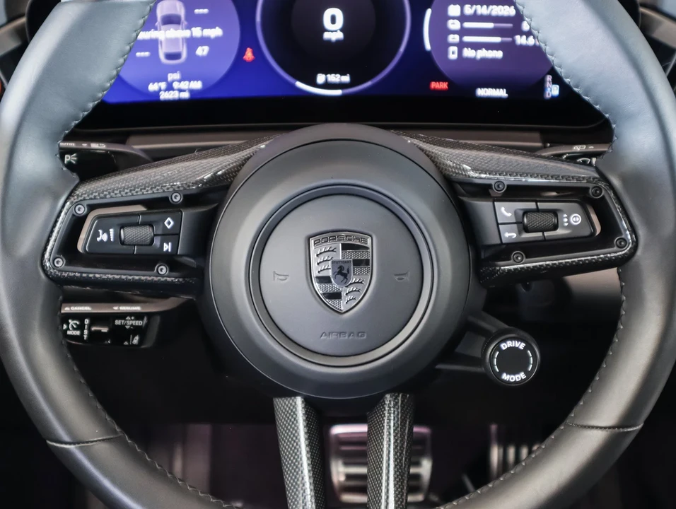 2025 Porsche Macan Electric - Image 13 of 27