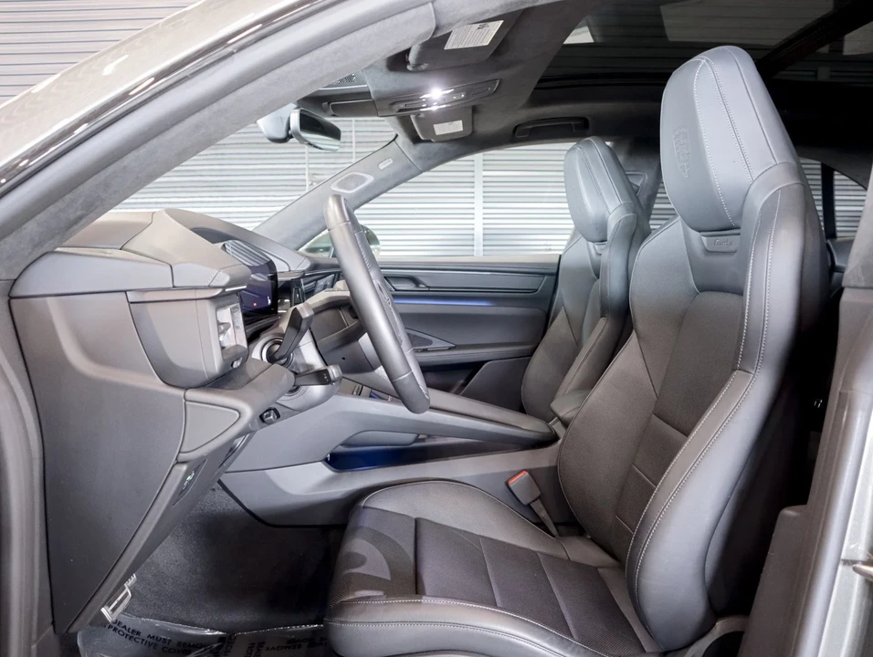 2025 Porsche Macan Electric - Image 5 of 27
