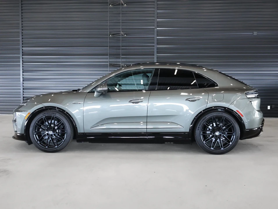 2025 Porsche Macan Electric - Image 2 of 27