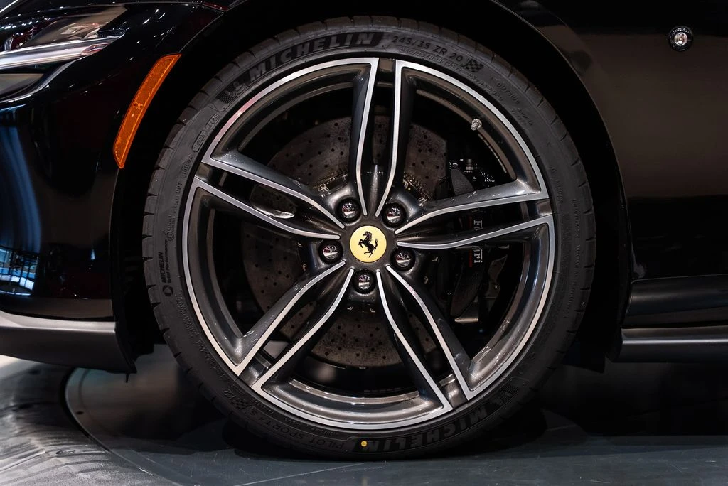 2026 Ferrari Roma - Image 13 of 31