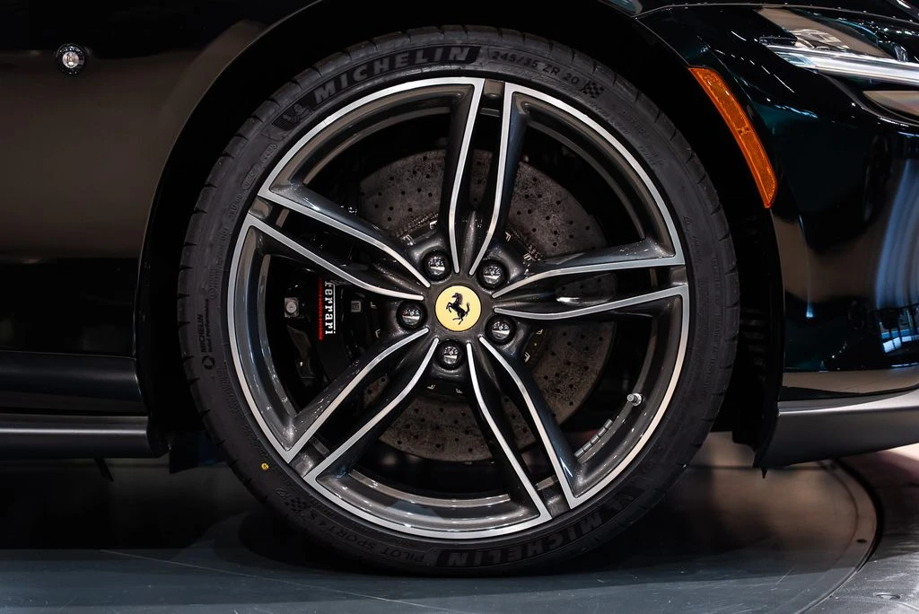 2026 Ferrari Roma - Image 16 of 31