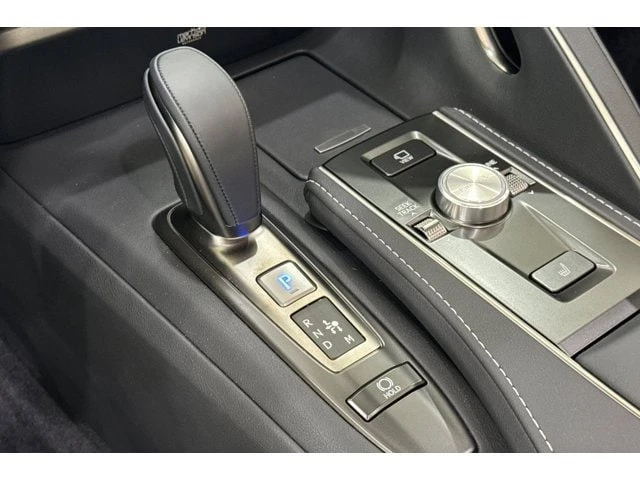 2026 Lexus LC - Image 17 of 31