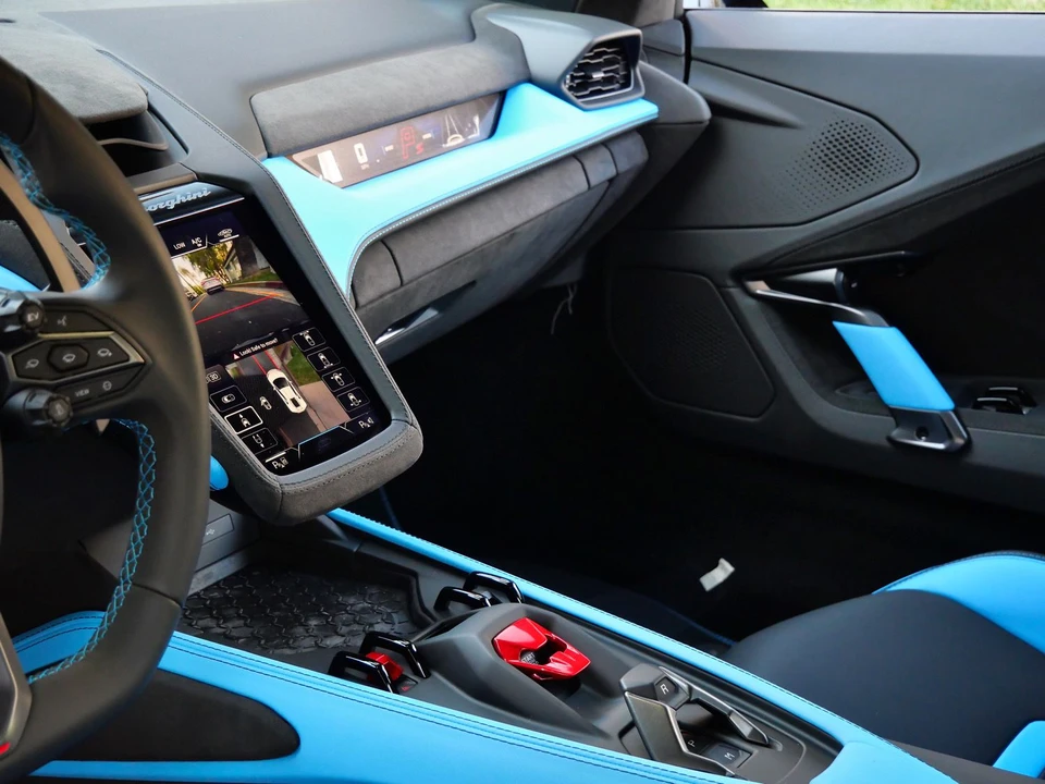 2026 Lamborghini Temerario - Image 17 of 23
