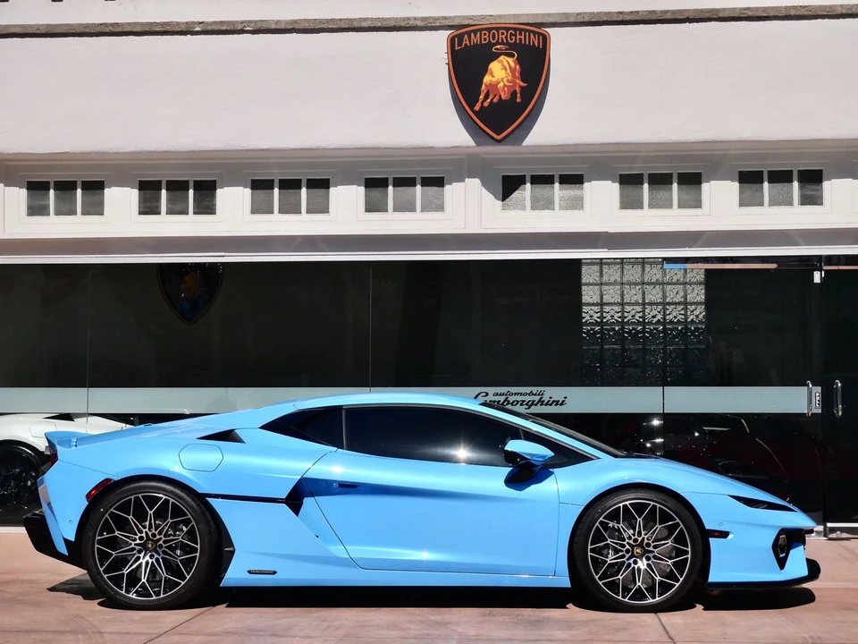 2026 Lamborghini Temerario - Image 2 of 23