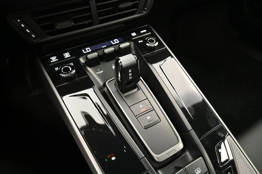2026 Porsche 992 Carrera - Image 11 of 31