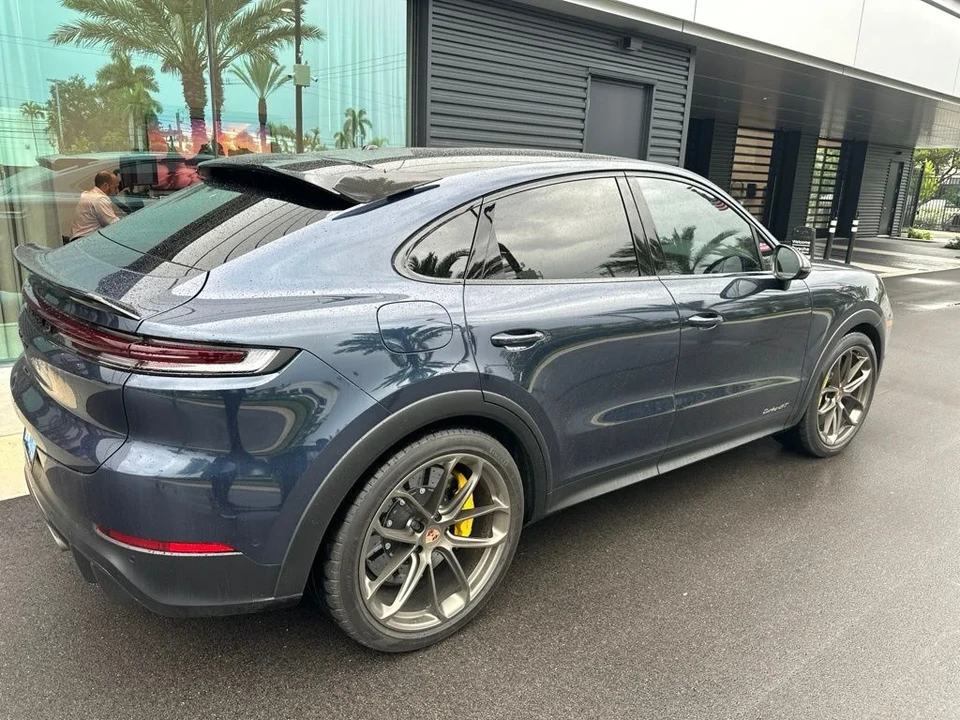 2026 Porsche 9Y0/9Y3 Cayenne Turbo GT - Image 5 of 6